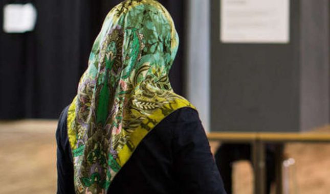 Otkaz direktoru jer nije htio zabraniti marame u školi