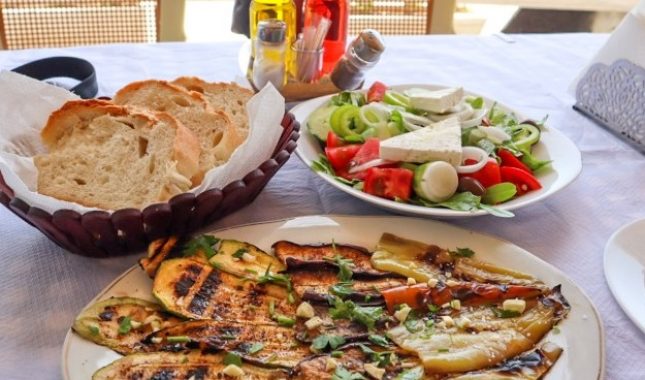 Dvadeset osnovnih propisa vezanih za bonton konzumiranja hrane i pića