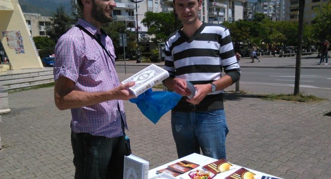 Besplatni Kur`ani za građane Bara