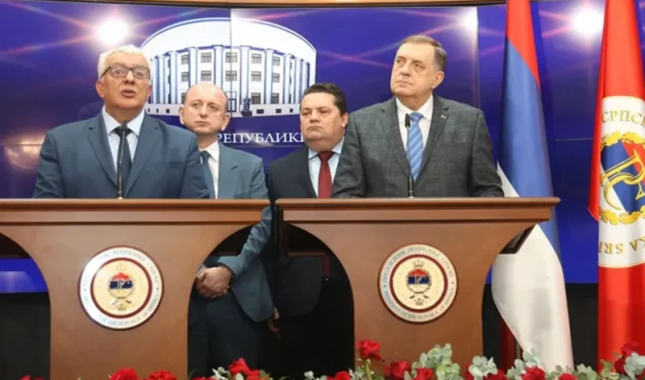 MANDIĆ I KNEŽEVIĆ U DODIKOVOM ZAGRLJAJU POVRATAK POLITIKE KRVI I TLA