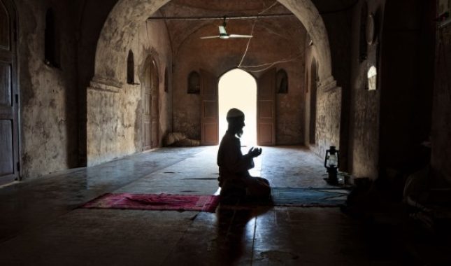 Vjerovjesnik koji je umro prije vremena Muhammeda, sallallahu alejhi we sellem, a ukopan poslije njega