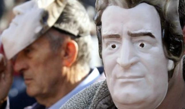 ANDREJ NIKOLAIDIS : GROMOGLASNA ŠUTNJA O KARADŽIĆU JE SAUČESNIŠTVO