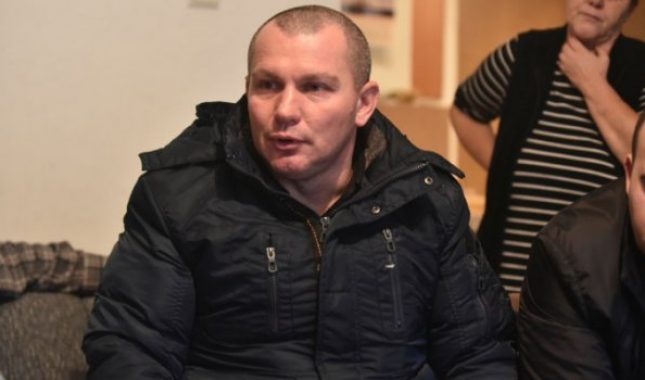 Zvao sam Azru dva puta da dođem po njih, ali djeca su htjela prošetati…