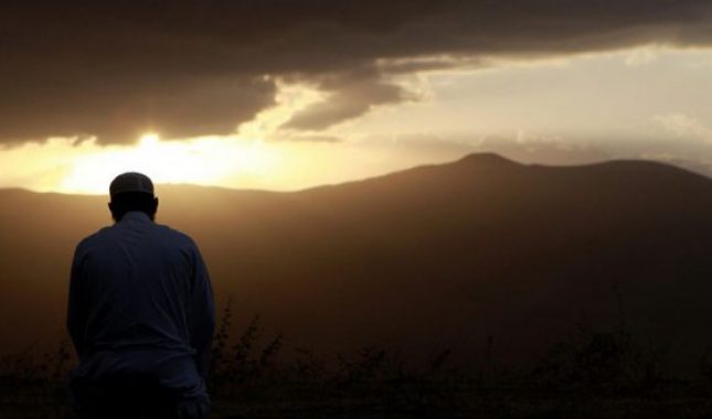 Poučna priča: Svakodnevnim istigfarom dobio posao i povećala im se nafaka