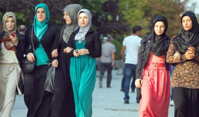 Odgovor nemuslimanima na potvore da je žena degradirana u islamu