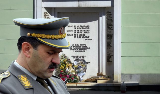 DAN KADA JE UBIJENA MLADOST BOSNE: 28 GODINA OD MASAKRA NA TUZLANSKOJ KAPIJI