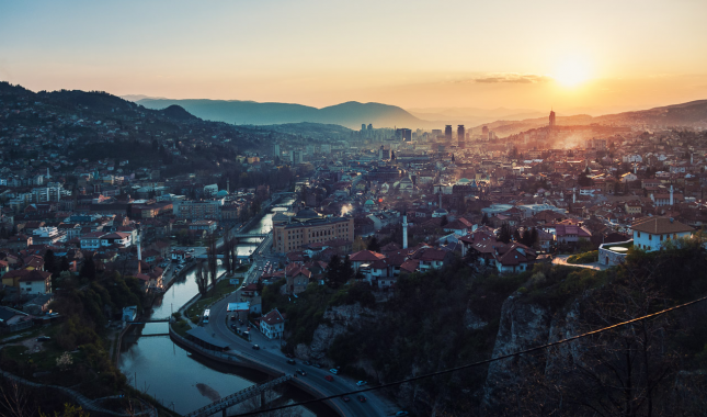 Kako se odnositi prema komšijama nemuslimanima i čestitanje njihovih praznika