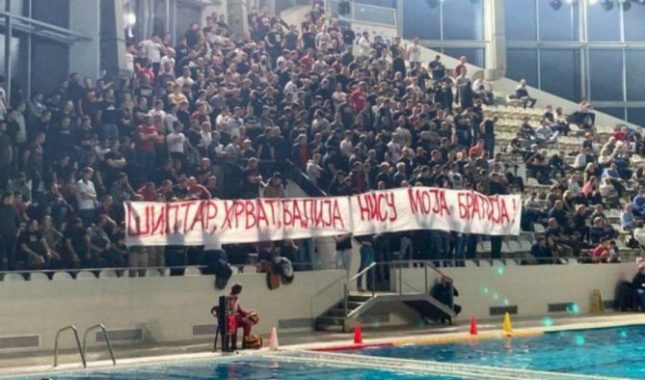Navijači Zvezde fašističkim pokličima vrijeđali crnogorskog trenera /VIDEO/