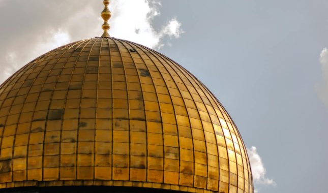 Zašto je Muhammedu, a.s., bilo dozvoljeno da ima više od četiri žene i zašto se oženio sa tako mladom h. Aišom?