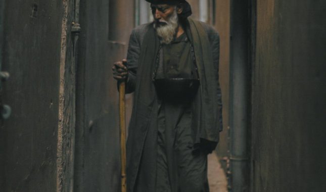 Poučna priča: Starac i drvena posuda