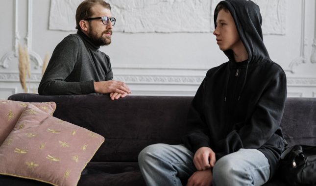 Prestrogi roditelji pobuđuju najgore u tinejdžerima