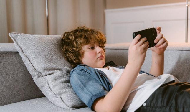 Djeca provode napolju manje vremena nego zatvorenici