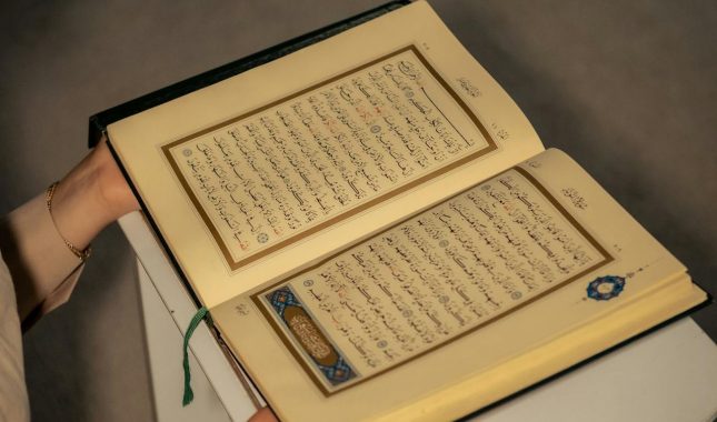 Ko želi bereket u vremenu i svojim poslovima, neka se što više druži s Kur’anom