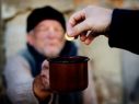 Čini dobročinstvo ljudima i ne očekuj zahvalnost i nagradu, osim od Allaha