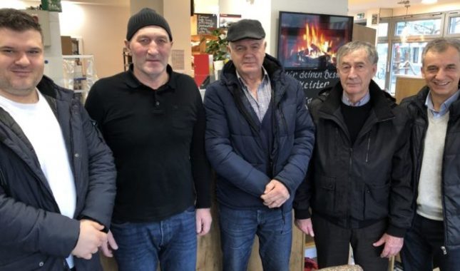 SKANDAL TRESE BOŠNJAČKI DŽEMAT U FRANKFURTU: EFENDIJA UZIMA NOVAC IZ KASE, DŽEMATLIJE OGORČENE