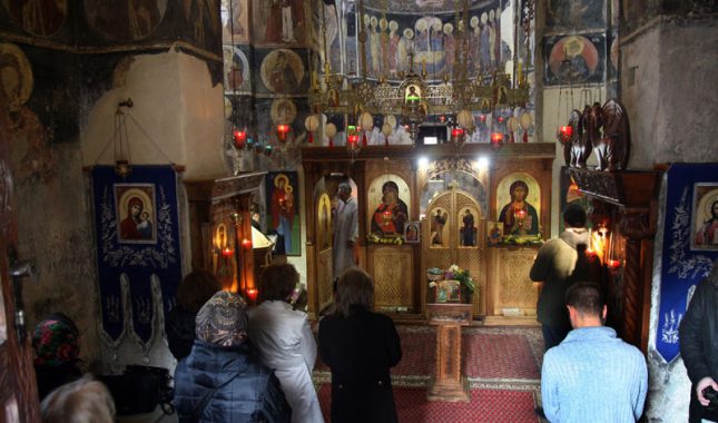 Molila sam se ikonama i svecima