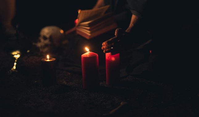 Žena koja “spašava” brakove” i “pomaže” ljudima da vrate dugove