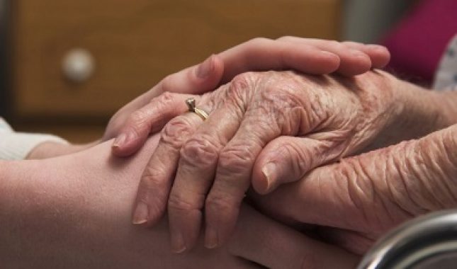 Skinuo majci prsten sa ruke (istinita priča)