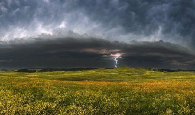 Zavidjeti ljudima na blagodatima znači prigovorati na Allahovu odredbu