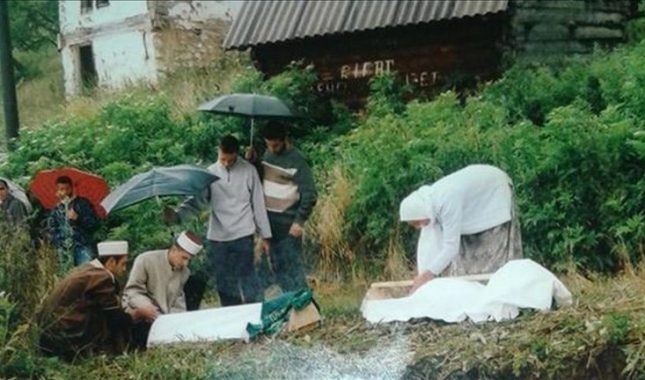 Tokom 1992. i 1993. godine iz svih sela općina Priboj i Pljevja bošnjačko stanovništvo je iseljeno