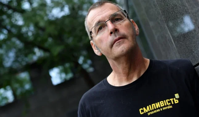 Dragan Bursać: Jedan Čovjek protiv rulje, jedan cvijet protiv zločinca Mladića!