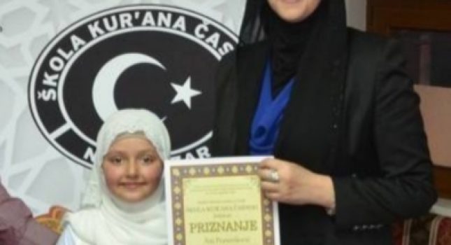 Poklon Kur`ani u boji najmlađim polaznicima Škole Kurana Časnog iz Novoga pazara